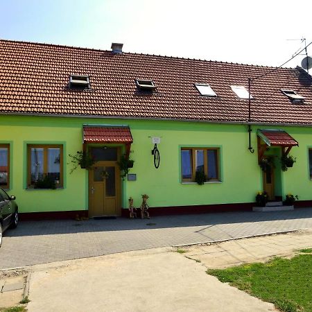 Ubytovani Dana Brentnerova Milovice  Exterior foto